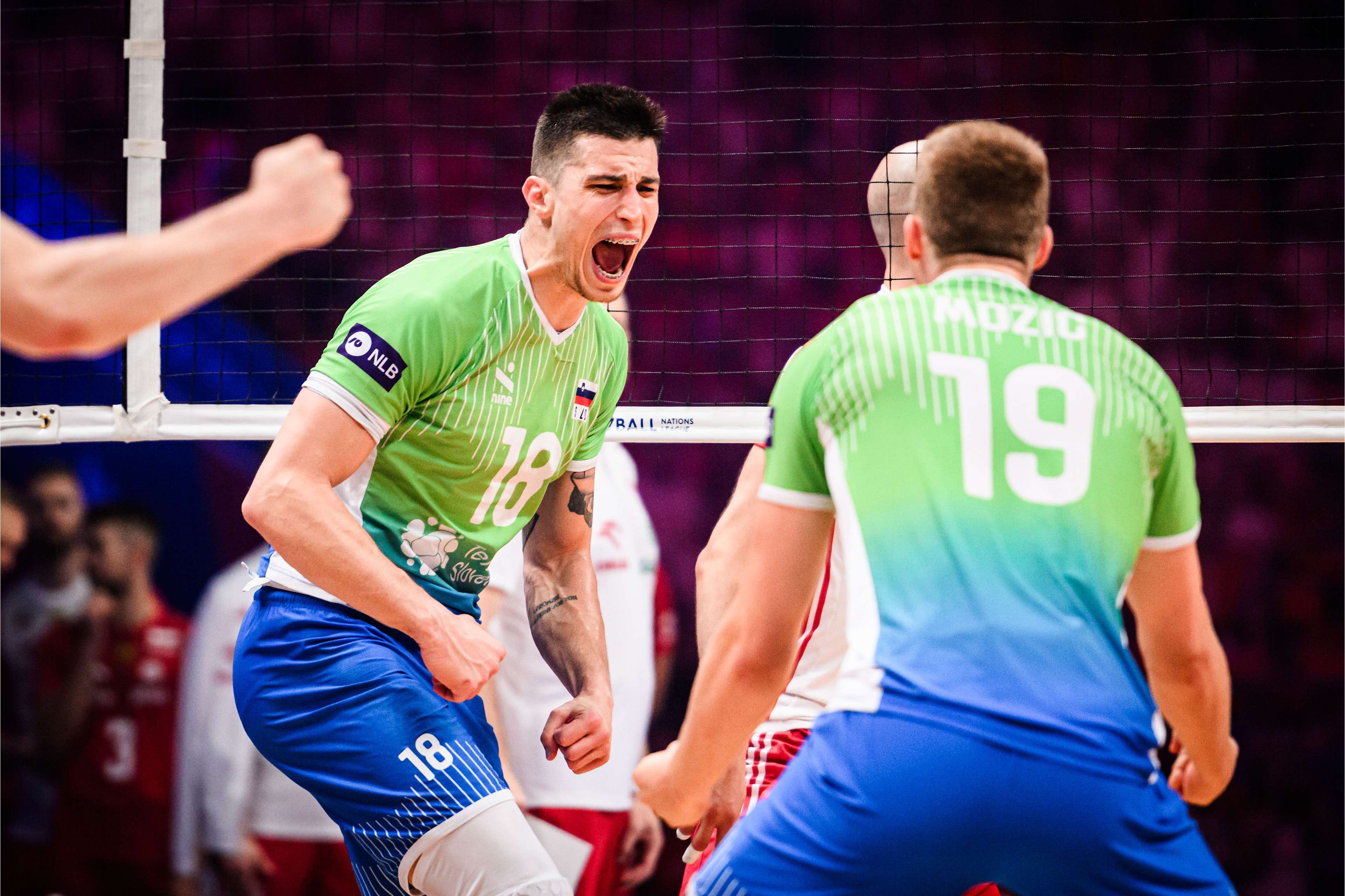 葡萄牙队绝杀波兰队，张本智和高光表现