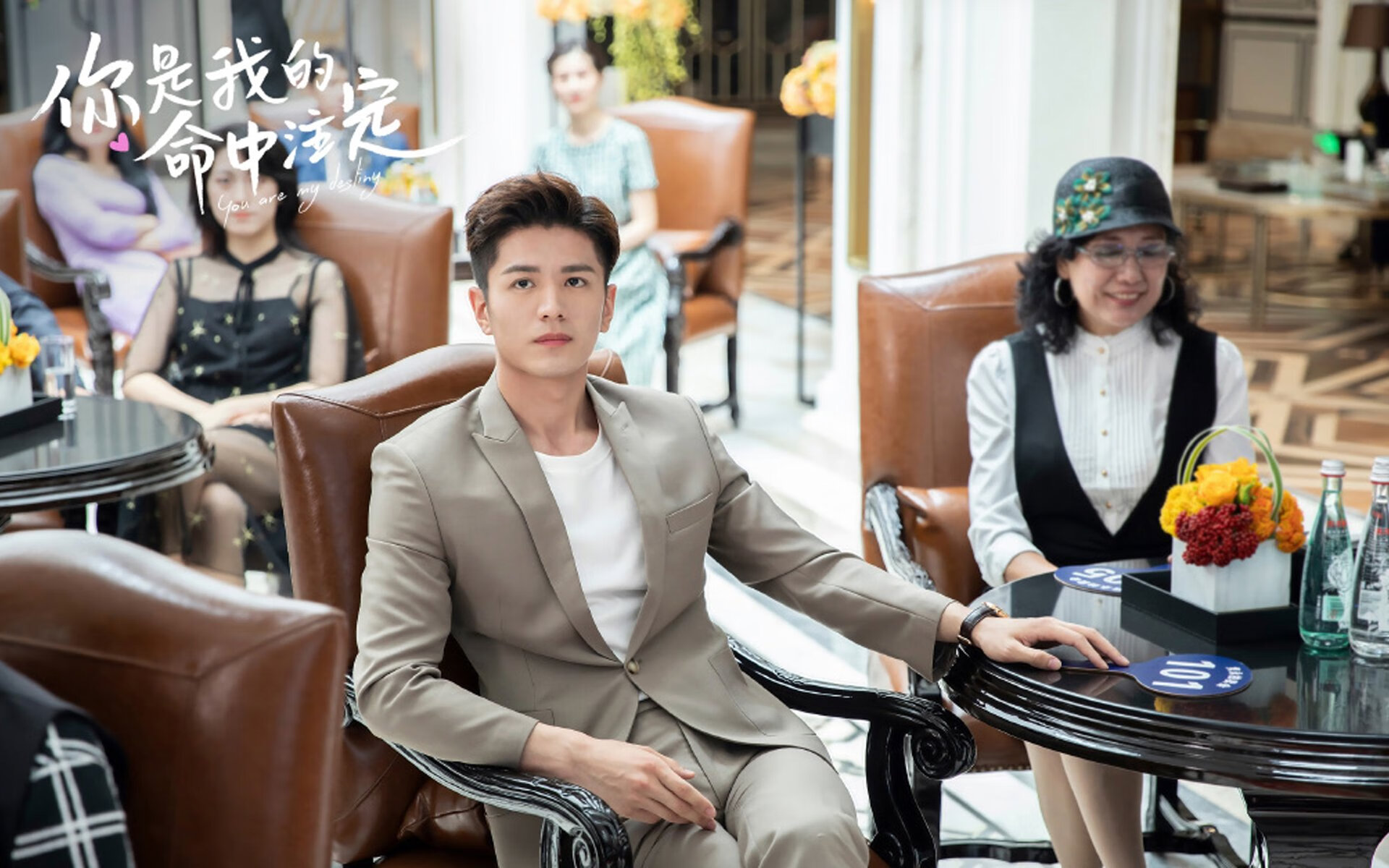 左手古典，右手未来，阿尔卡拉斯在蒙特卡洛点燃的，不止是赛场