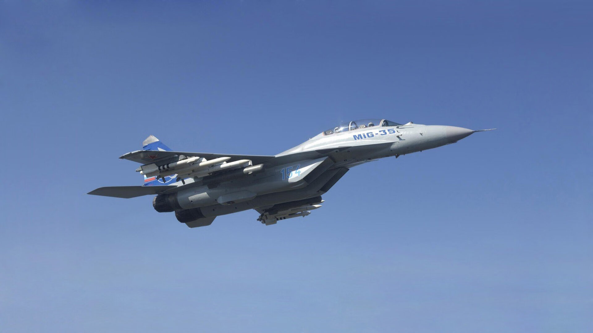 双线制胜，劳塔罗如何把足球的绝杀艺术带进F1收官战