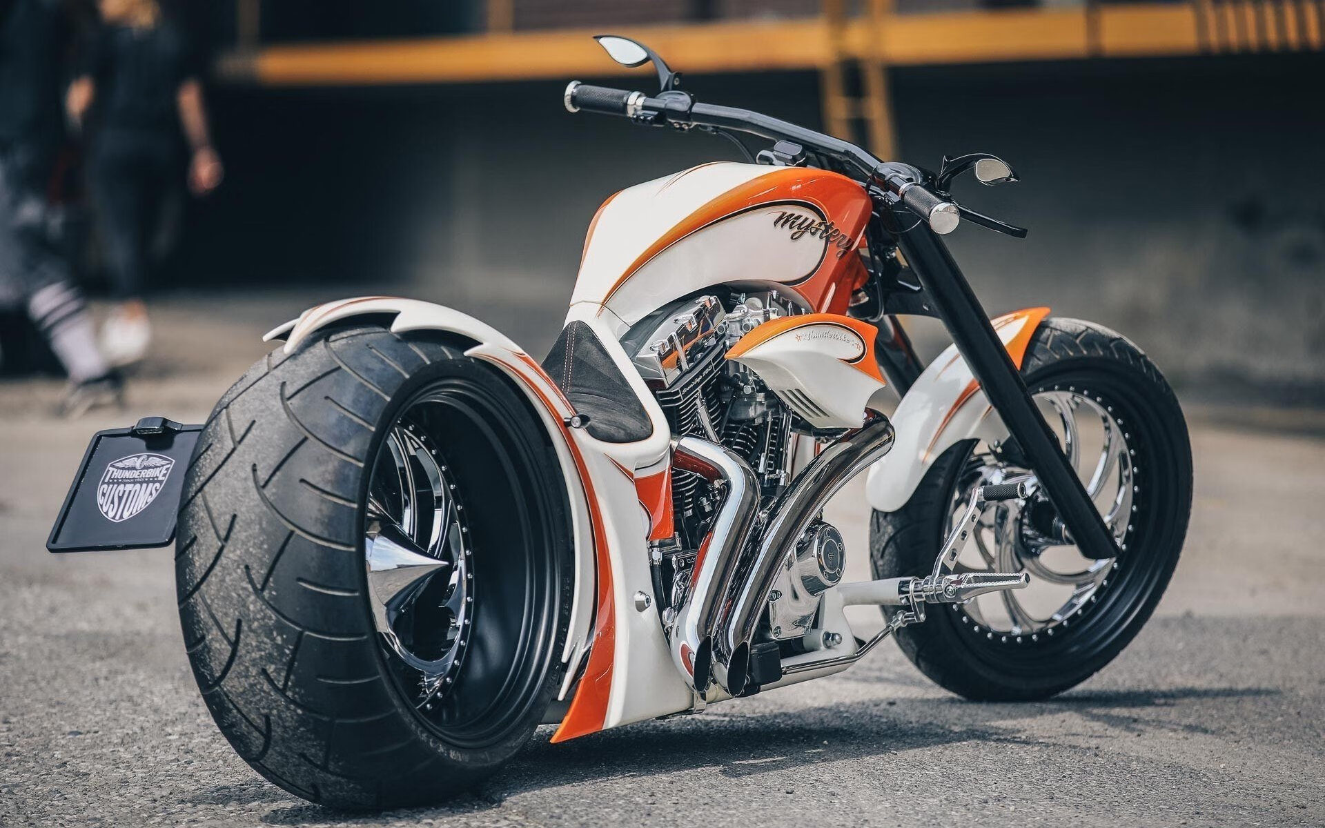 当富安健洋在伦敦爆发,墨西哥的闪电已刺穿莱比锡红牛—亚洲与美洲的足球新叙事